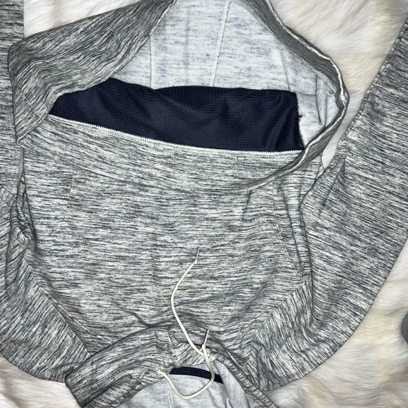 Under Armour | Women’s Grey Storm Fitted Hoodie Medium - Picture 6 of 8